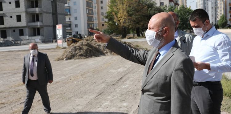 BAŞKAN ÇOLAKBAYRAKDAR’DAN PARK ATAĞI