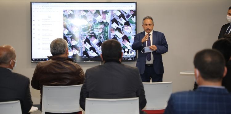 MECLİS ÜYELERİNDEN KÜTÜPHANEYE TAM NOT
