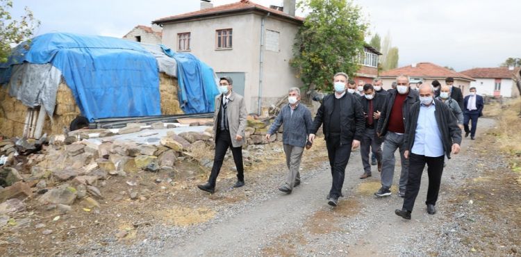 BAŞKAN PALANCIOĞLU, SARIMSAKLI’DA İHTİYAÇLARI YERİNDE TESPİT ETTİ