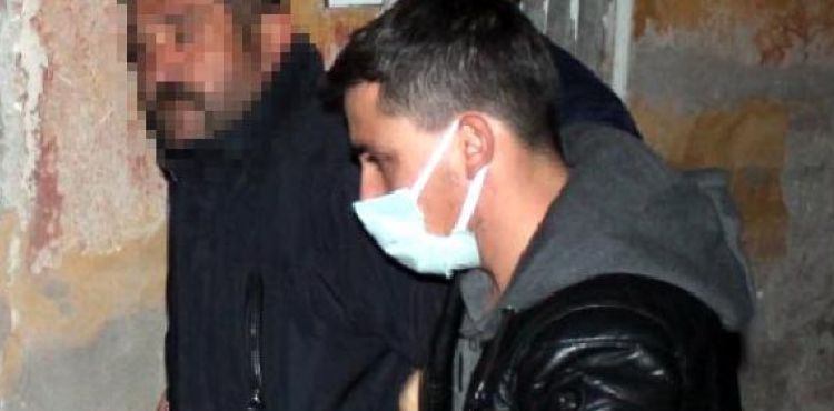 Birlikte alkol aldığı arkadaşını bıçakladı