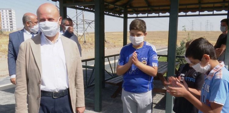 KOCASİNAN’DA GENÇLER VE ÇOCUKLAR İSTİYOR, BAŞKAN ÇOLAKBAYRAKDAR YAPIYOR