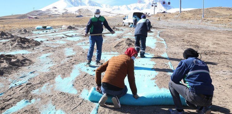 BÜYÜKŞEHİR, ERCİYES’E BİYOTEKSTİL TOHUM HALISI SERDİ