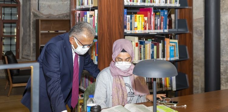 BAŞKAN BÜYÜKKILIÇ’TAN MERYEM ANA ŞEHİR KÜTÜPHANESİ’NE ZİYARET