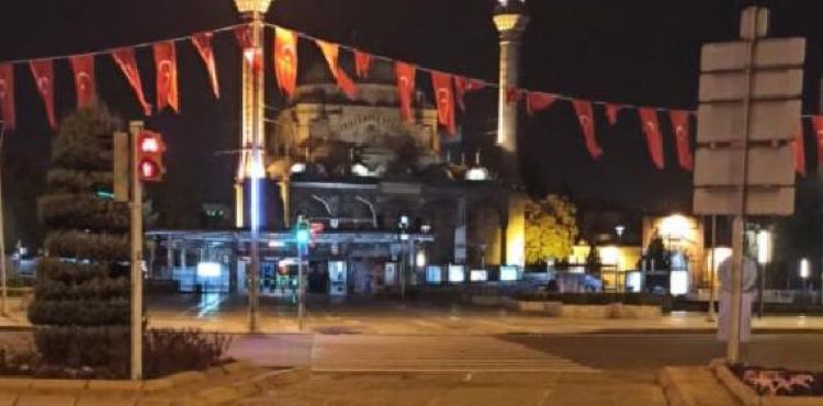 Kayseri'de kısıtlama başladı, sokaklar boş kaldı