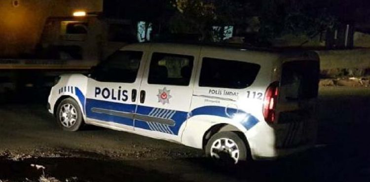 Yan bakma tartışması bıçaklı kavgaya dönüştü: 1 yaralı