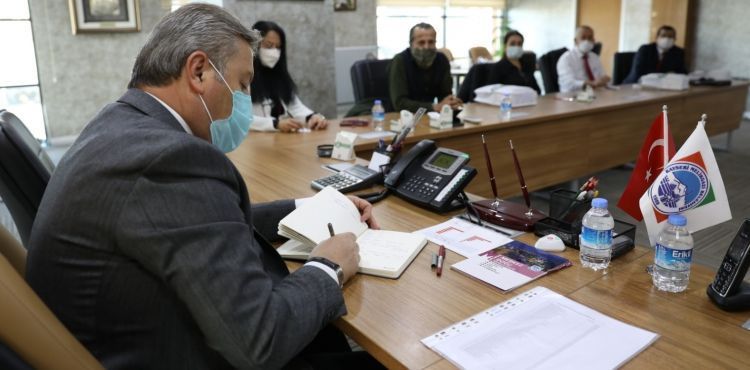 MELİKGAZİ’DE HİZMET BÜTÜNLÜĞÜ VE ETKİNLİĞİ AÇISINDAN MUHTARLAR TOPLANTISI