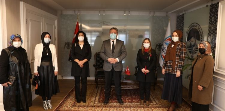 KADIN KOLLARINDAN BAŞKAN PALANCIOĞLU'NA ZİYARET