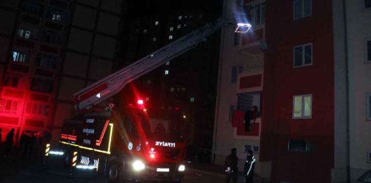 Uyuyakalan koronavirüs temaslısı kadın, ekipleri harekete geçirdi