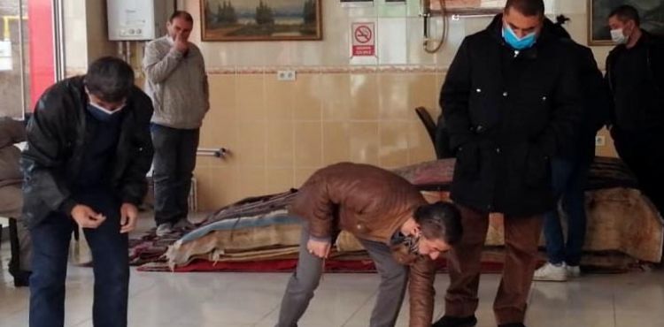 Kayseri'de, eski halılar açık artırma ile satılıyor