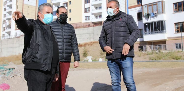 BAŞKAN PALANCIOĞLU, PARK YAPIM ÇALIŞMALARINI İNCELİYOR