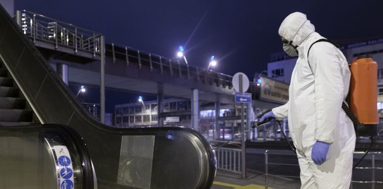 BÜYÜKŞEHİR 2.5 MİLYON MASKE DAĞITTI, 80 BİN LİTRE DEZENFEKTAN İLE ŞEHRİ DEZENFEKTE ETTİ