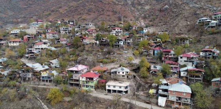 Ekmek pişiren kadınların virüsü yaydığı mahallede karantina sona erdi