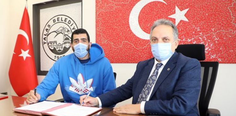 ÜNLÜ BASKETBOLCU FATİH SOLAK TALASGÜCÜ’NDE!