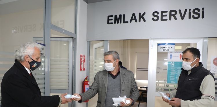 TALAS’TAN VERGİ YAPILANDIRMASI İÇİN GELENLERE HİJYEN PAKETİ