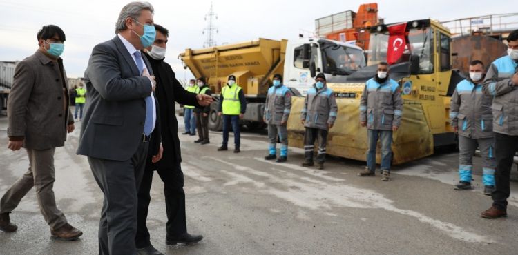 BAKAN PALANCIOLU, 1 YILDA REKOR ASFALT YOL YAPAN ULAIM EKBNE TEEKKR ETT