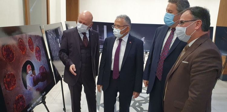 BAŞKANLAR ‘PANDEMİ İLE YAŞAM’ KONULU SERGİYİ GEZDİ