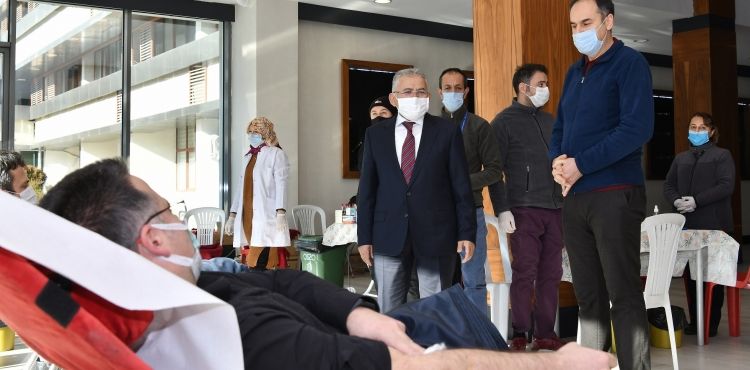 BÜYÜKŞEHİR PERSONELİNDEN KAN BAĞIŞI