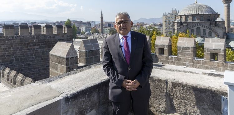 BÜYÜKKILIÇ: “KAYSERİ 6 BİN YILLIK TARİHİYLE ADETA AÇIK HAVA MÜZESİDİR”