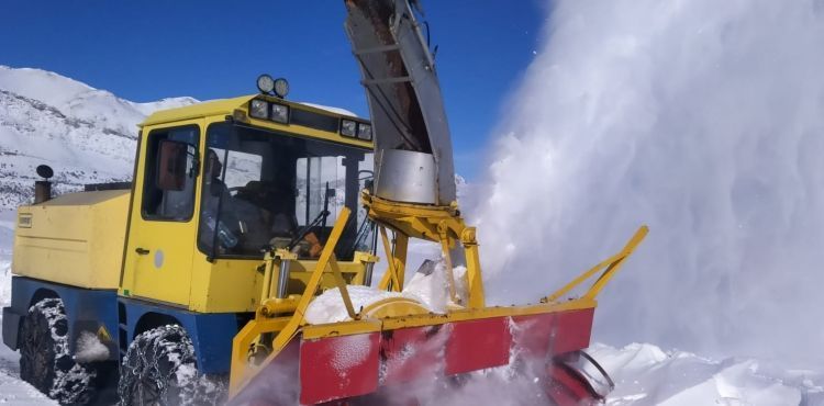 BÜYÜKŞEHİR EKİPLERİ 69 MAHALLE YOLUNU ULAŞIMA AÇTI