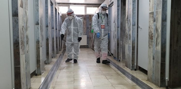 MELİKGAZİ’DE 25 ARAÇ 50 PERSONEL İLE DEZENFEKTE ÇALIŞMALARI DEVAM EDİYOR
