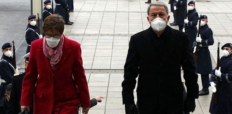 Milli Savunma Bakanı Akar, Berlin'de