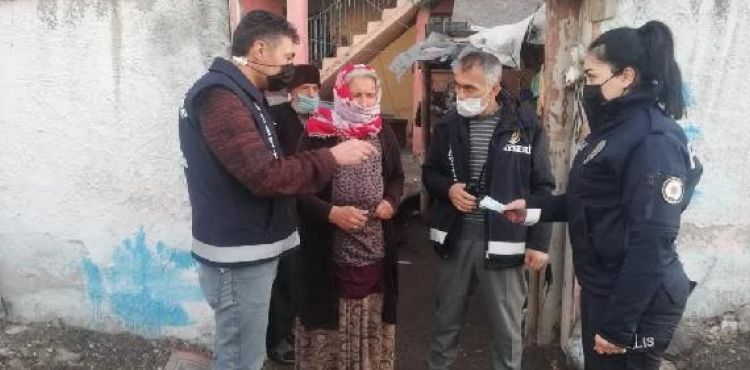Kayseri’de yaşlı kadının çantasını gasp eden 2 şüpheli yakalandı