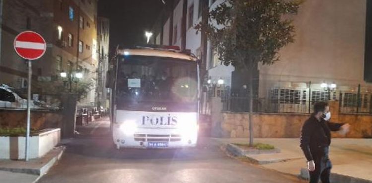 Kadıköy'deki ''Boğaziçi'' eylemlerinde gözaltına alınan 61 kişi adliyeye sevk edildi