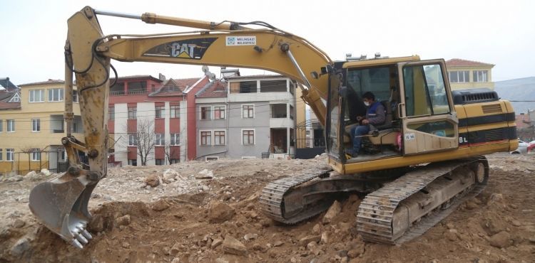 DAHA TEMİZ BİR İLÇE İÇİN MAHALLELERDE HAFRİYAT TEMİZLİĞİ DEVAM EDİYOR