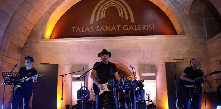 KULAKLARIN PASI SİLİNDİ