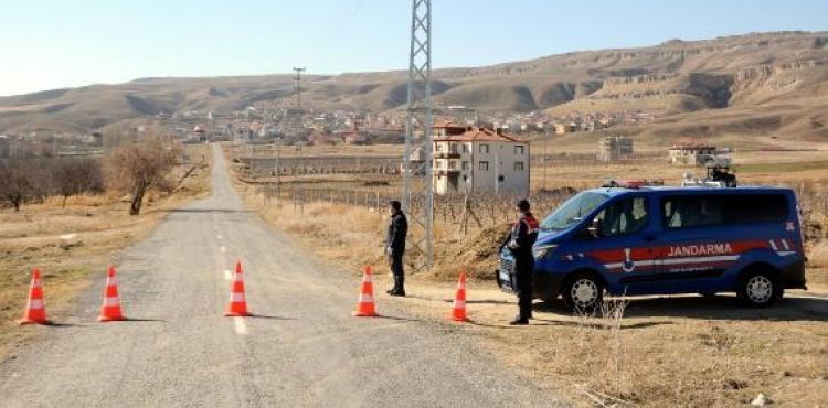 Toplu cenaze namazı kılınan mahallede koronavirüs karantinası