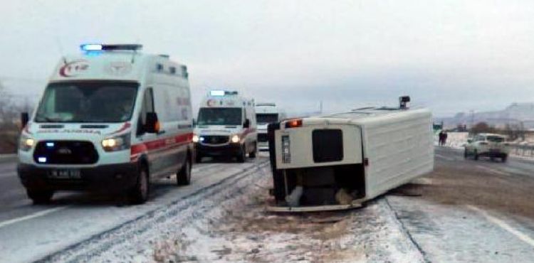 Kayseri'de işçi servisi devrildi: 10 yaralı