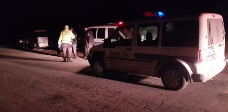 Polisi karşısında görünce bir avuç uyuşturucu hapı yuttu, hastanelik oldu