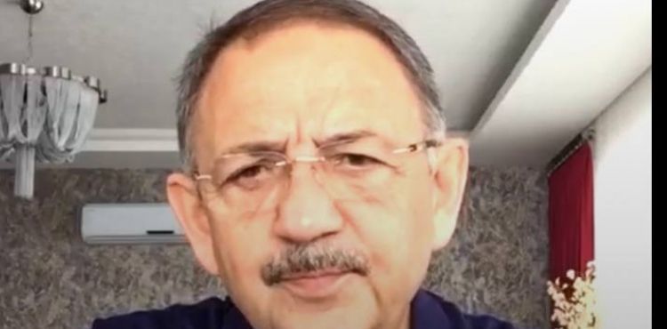 ÖZHASEKİ, ONLİNE SİYASET OKULU’NDA GENÇLERLE BULUŞTU