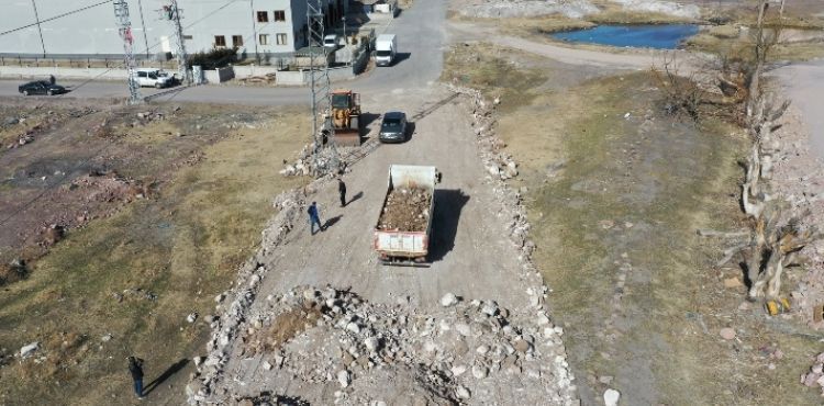 KARPUZSEKİSİ MAHALLESİ’NDE 1 KM’LİK İMAR YOLU AÇILIYOR