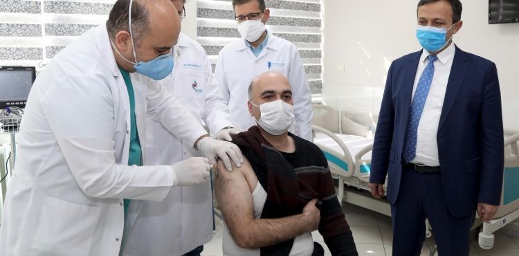Yerli aşının Faz 2 çalışmalarında ilk doz, 13 günde 52 gönüllüye uygulandı