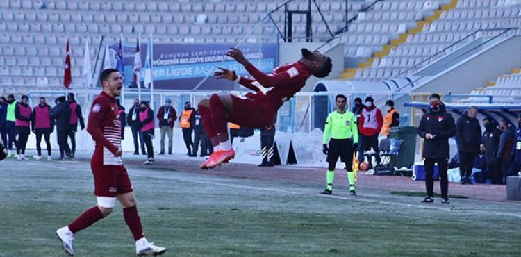 Süper Lig’in taklacı golcüsü Boupendza, Rusya yolcusu