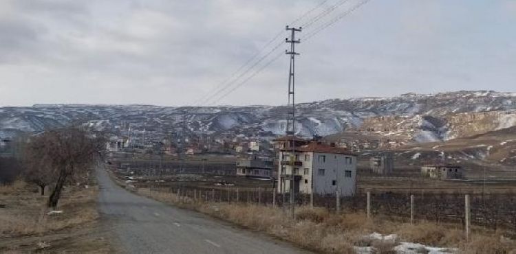 Toplu cenaze namazı kılınan mahallede koronavirüs karantinası sona erdi