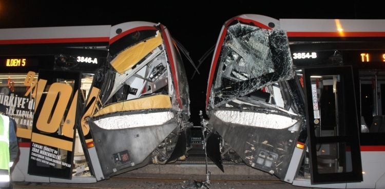 Kayseri’de iki tramvay çarpıştı: 2 yaralı