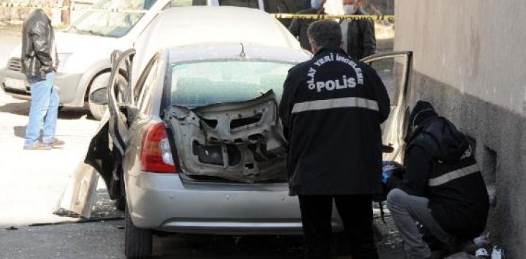 Otomobilde çakmak gazı patlaması: 3 yaralı