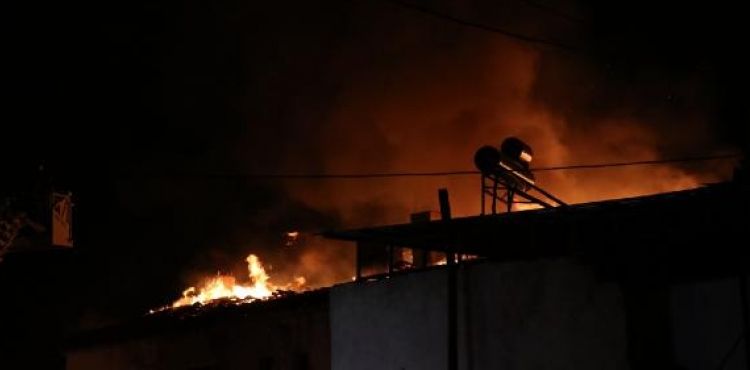 Kayseri'de 2 katlı evde yangın
