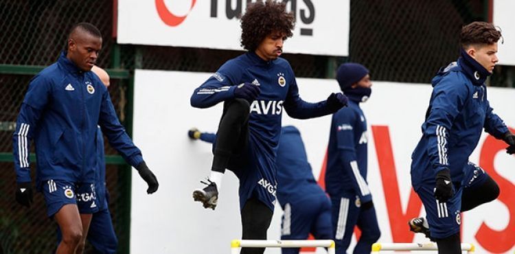 Fenerbahçe'de Sinan Gümüş sakatlandı