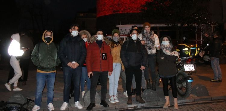 stiklal Mar'nn kabulnn 100'nc ylna zel Galata Kulesi'nde video mapping gsterisi 