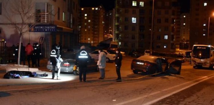 Kayseri'de otomobil ile midibs arpt: 1 l, 4 yaral