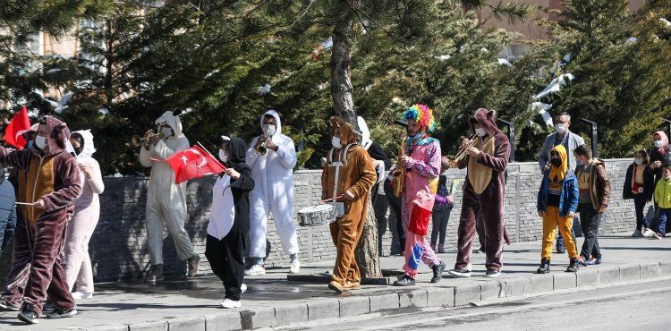 TALASTA MASKOTLU BANDO TAKIMI HAFTASONUNA DAMGA VURDU