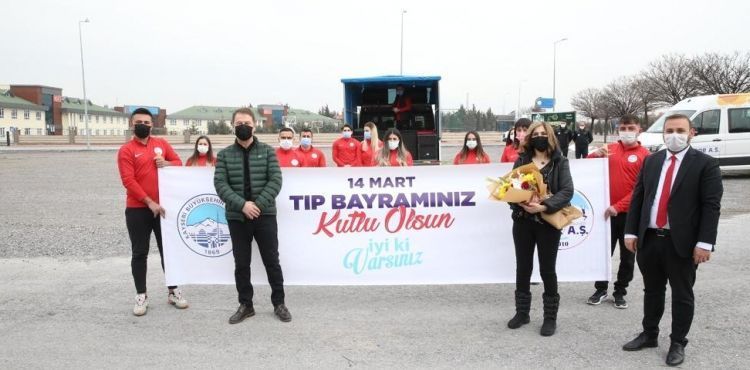 SAĞLIK ÇALIŞANLARINA “14 MART” SÜRPRİZİ