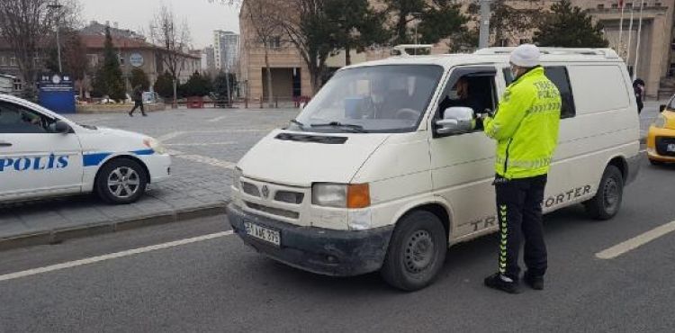 Kayseri'de 40 noktada sürücüler denetlendi