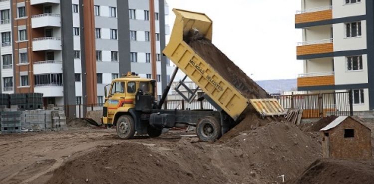 MELİKGAZİ, KAZIM KARABEKİR MAHALLESİ’Nİ GÜZELLEŞTİRMEYE DEVAM EDİYOR