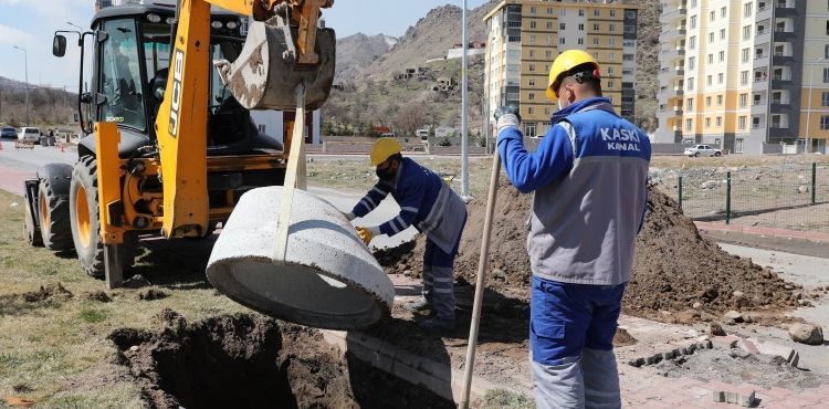 BÜYÜKŞEHİR, ÇÖKERTME BACA İLE YAĞMUR VE KAR SULARINI DEĞERLENDİRİYOR