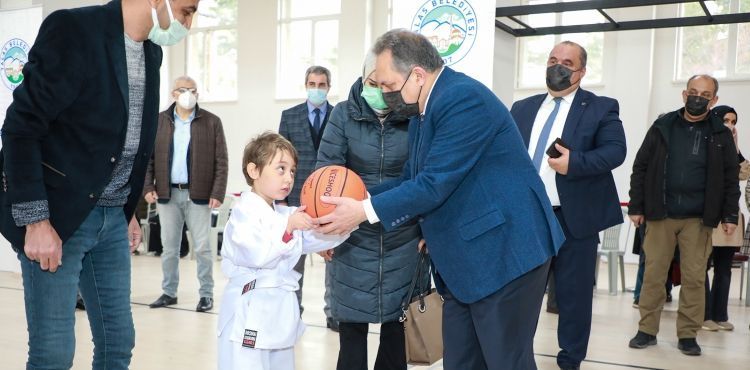 BAŞKAN YALÇIN, OTİZMLİ GENÇLERLE BULUŞTU