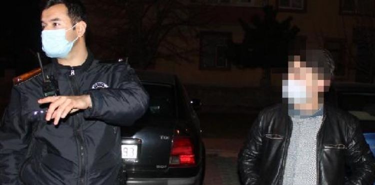 'Dur' ihtarına uymayarak polis aracına çarpıp kaçtı, evinde yakalandı